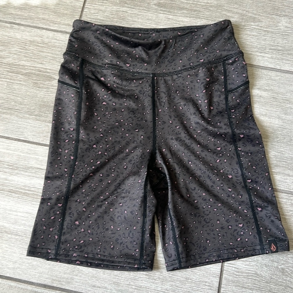 Volcom Gray/Pink Leopard Print Biker Shorts size XS